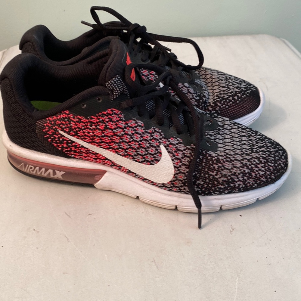 Nike Air MAX Sequent 2 black/ pink/ grey shoes